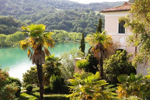 View (from property/room), Garden view, Garden view, Lake view, Landmark view