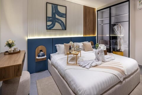 Photo of the whole room, Bedroom