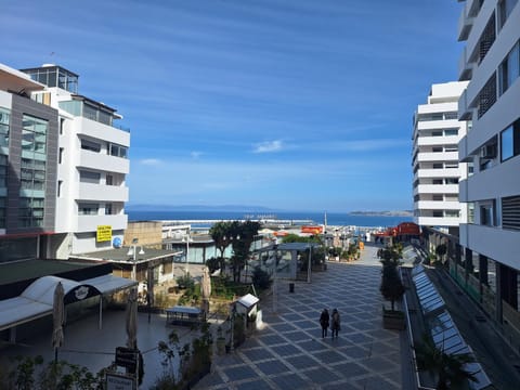 Property building, Sea view, Location