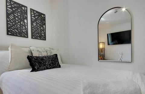 Aylward queen street apartments S19 Ground Floor Near City Centre, Gunwharf Quays Apartment in Portsmouth