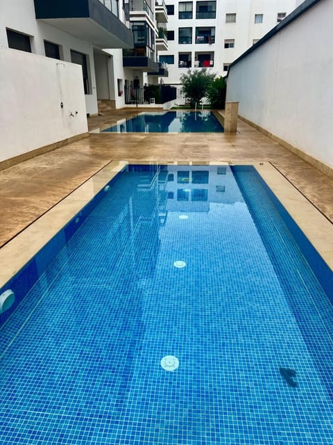 Swimming pool, Swimming pool