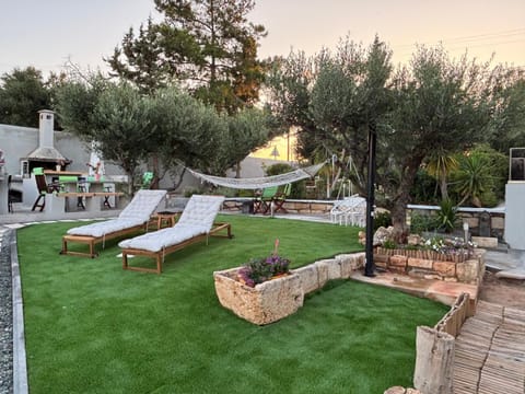 View (from property/room), City view, City view, Garden view, Landmark view, Mountain view, Sea view, Street view, Quiet street view, Inner courtyard view