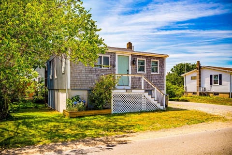8 Min Walk to Basin Screened Porch Plum Puddin House in Newburyport