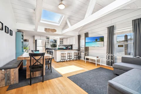 8 Min Walk to Basin Screened Porch Plum Puddin House in Newburyport