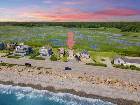 The Surf Ocean & Marsh Views Rooftop Deck House in Rye