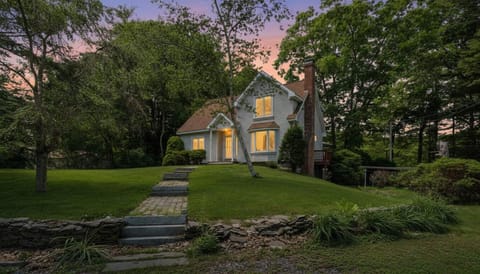 Shoals View Escape Ocean Views Dog-Friendly House in Rye