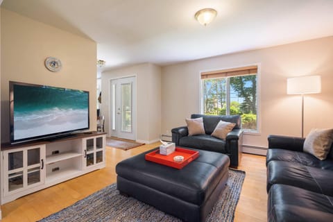 Shoals View Escape Ocean Views Dog-Friendly House in Rye