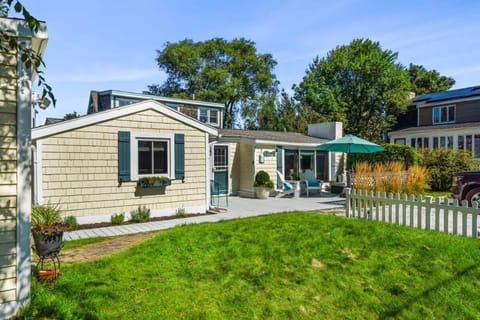 Riverside Retreat Minutes to Beach Updated Kitchen House in Newburyport