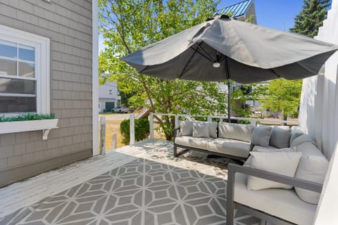 The Wishbone Steps to Beach Bunk House House in Newburyport