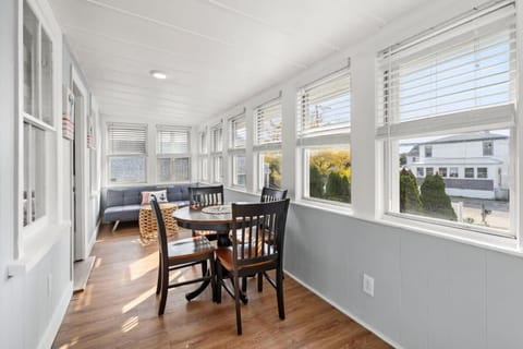 The Cammie Cabana Pet Friendly Steps to Beach Apartment in Newburyport