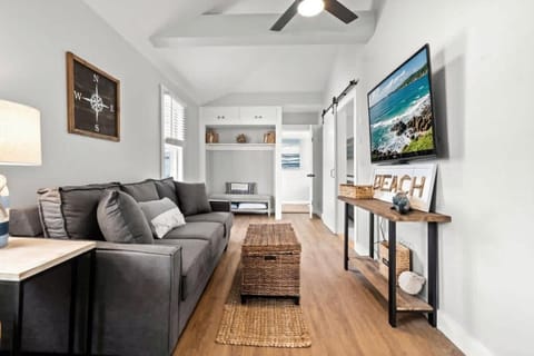 The Cammie Cabana Pet Friendly Steps to Beach Apartment in Newburyport