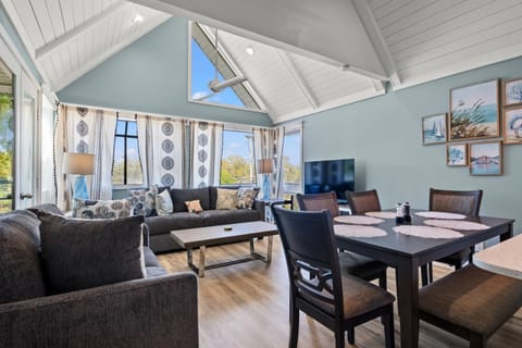 TV and multimedia, Living room, Dining area