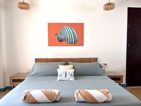 Bed, Photo of the whole room, towels