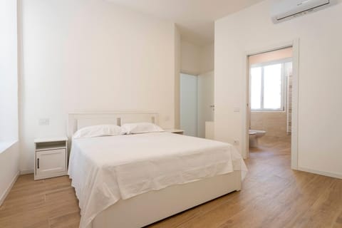 Bed, Photo of the whole room, Bedroom, towels, wardrobe, air conditioner