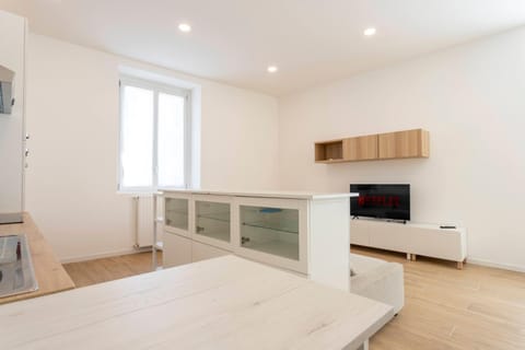 Communal lounge/ TV room, Bed, TV and multimedia, Kitchen or kitchenette, Photo of the whole room, Evening entertainment, Bedroom, oven