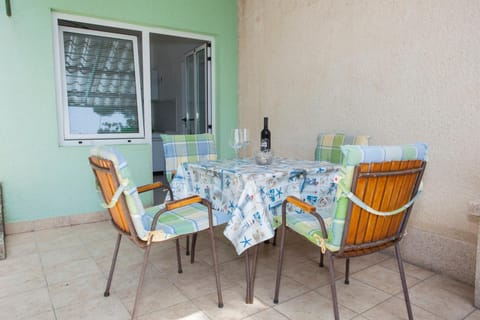 Patio, Day, Balcony/Terrace, Seating area