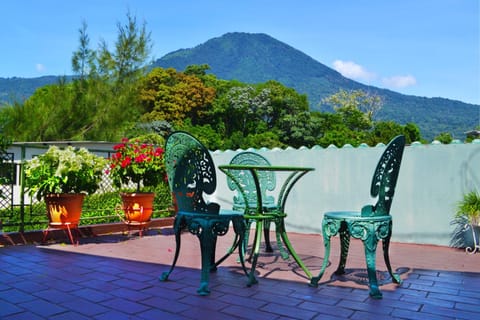 Balcony/Terrace, Mountain view