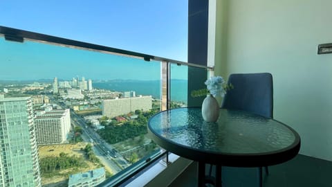 Day, Natural landscape, View (from property/room), Balcony/Terrace, Seating area, City view, Sea view