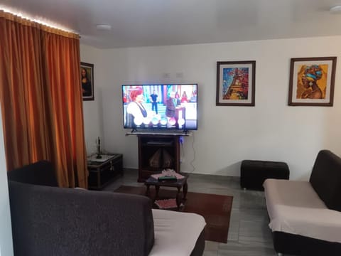 Communal lounge/ TV room