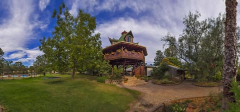 Property building, Garden