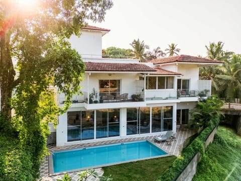 Property building, Facade/entrance, Day, Swimming pool