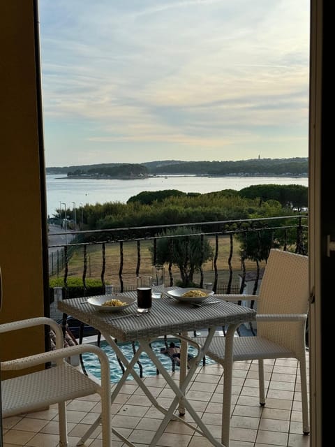 View (from property/room), Balcony/Terrace, Sea view