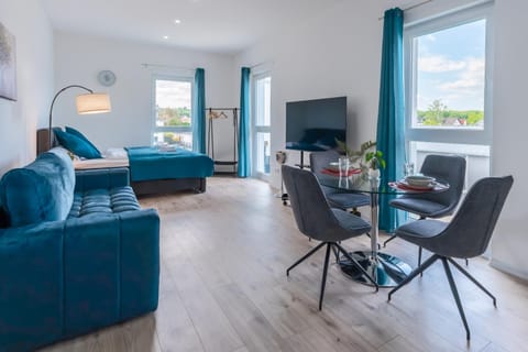 TV and multimedia, Living room, Seating area, Dining area, Bedroom