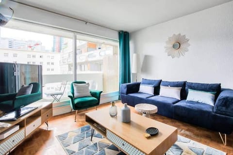 Dominos - La Defense Family Apartment 10P Apartment in Puteaux