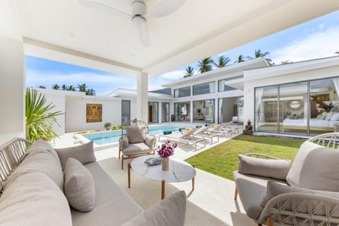 Seating area, Swimming pool