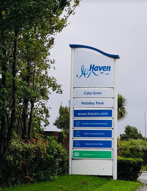 PJM caravans Campground/ 
RV Resort in Wyre District