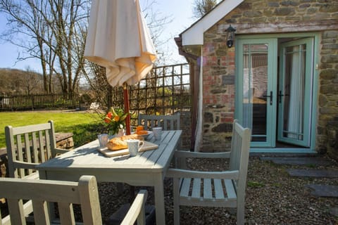 Property building, Patio, Seating area
