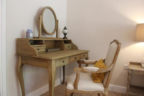 Guest house close to station Apartment in Cheltenham