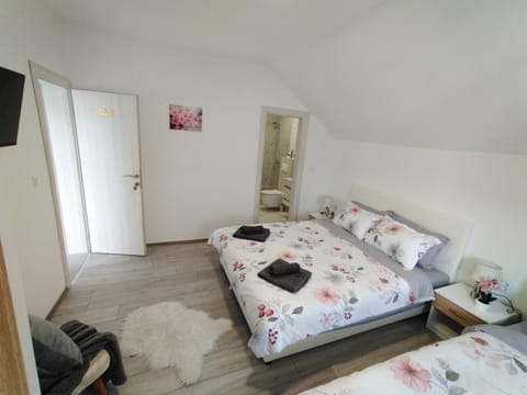 Bed, TV and multimedia, Bedroom, towels, wardrobe