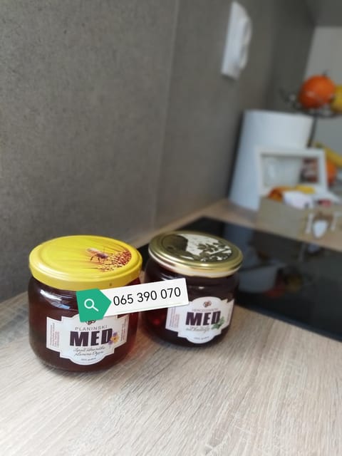 Kitchen or kitchenette, Kitchen or kitchenette, Food and drinks, Food