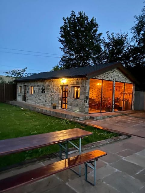 Property building, Day, Dining area, Garden view