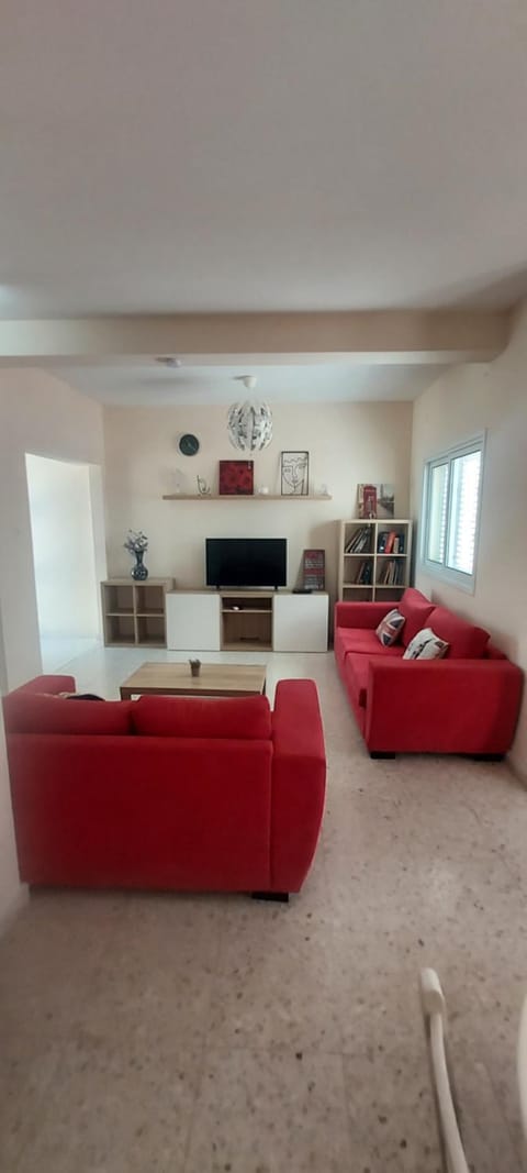 Communal lounge/ TV room, TV and multimedia, Living room, Seating area, Evening entertainment