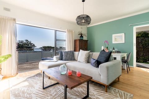 Camps Bay Caprice - 5 min walk to beach Apartment in Camps Bay