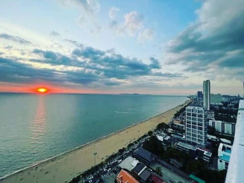 Property building, Nearby landmark, Day, Natural landscape, Bird's eye view, Beach, City view, Sea view, Sea view, Sunrise, Sunset