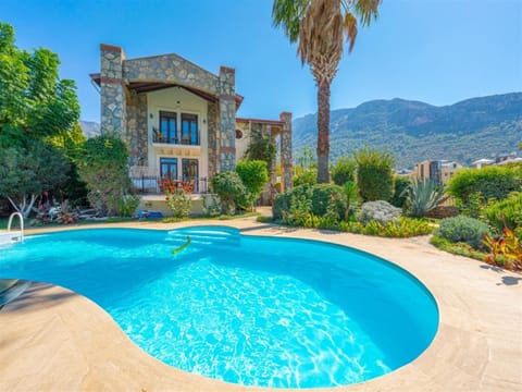 Property building, Nearby landmark, Spring, Day, Natural landscape, Balcony/Terrace, Garden view, Pool view, Swimming pool, Swimming pool