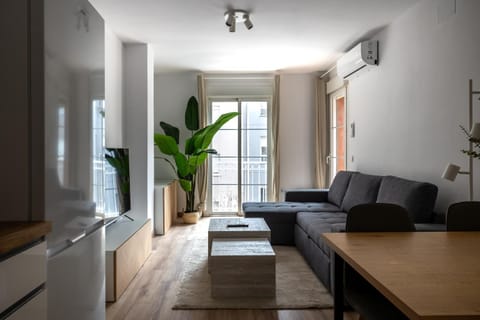 Off site, TV and multimedia, Living room, Seating area, Dining area, air conditioner