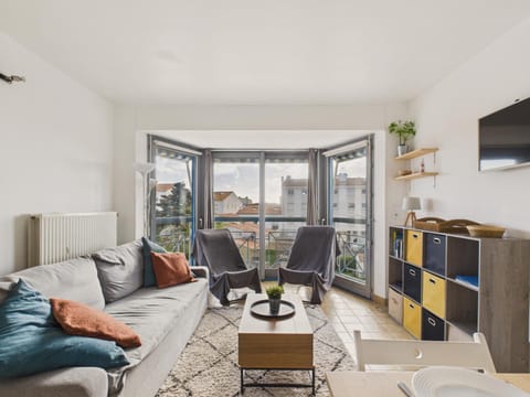 Communal lounge/ TV room, Living room