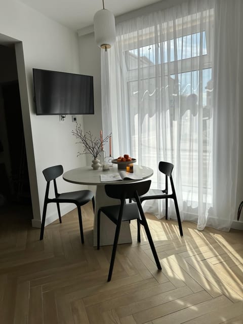 TV and multimedia, Dining area