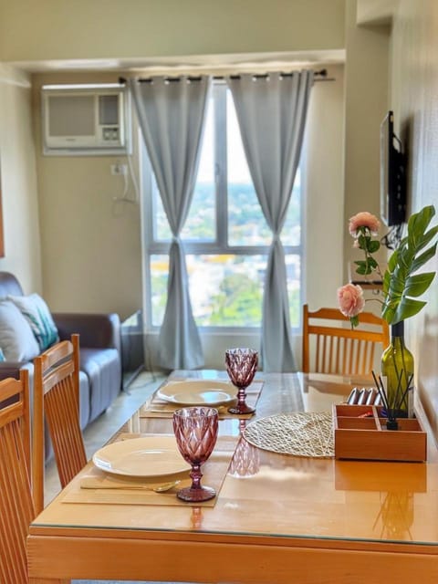 TV and multimedia, Living room, Dining area, air conditioner