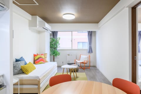 Bed, Living room, Photo of the whole room, Dining area, Bedroom, air conditioner