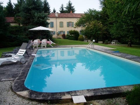 Property building, Garden, Pool view, Swimming pool, sunbed