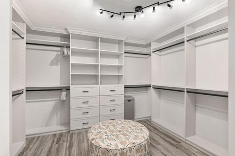 Peacock Paradise House in Ocala