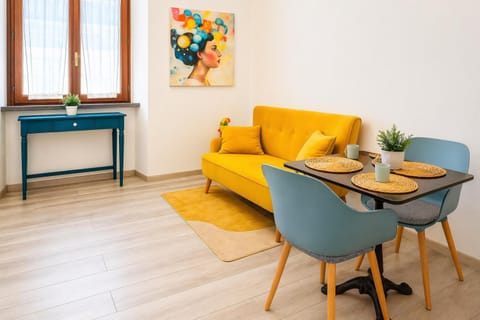 Communal lounge/ TV room, Living room, Seating area
