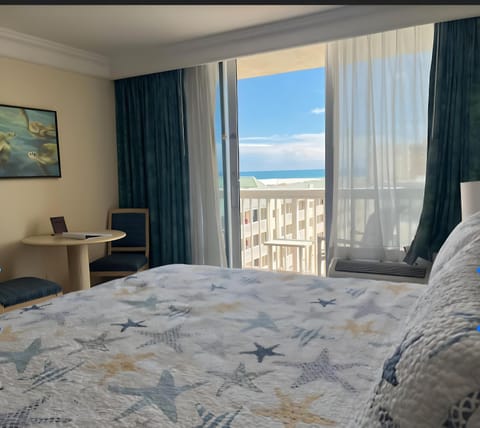 Bed, Balcony/Terrace, Living room, Seating area, Bedroom, Sea view