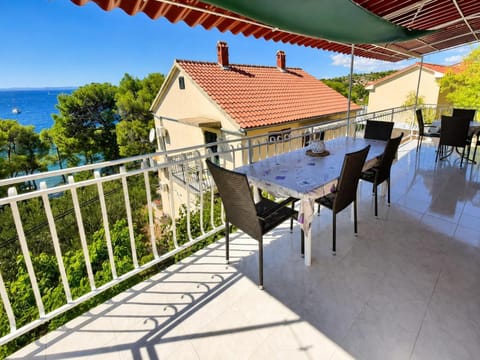 Day, Natural landscape, Dining area, Sea view