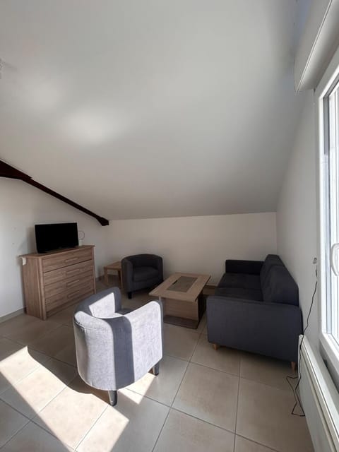 New apartment in a horse stable Apartment in Moulins